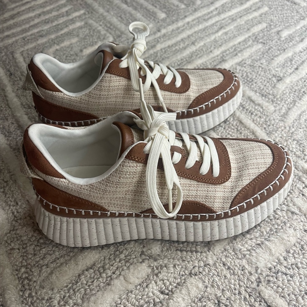 Universal Thread Persephone Sneaker